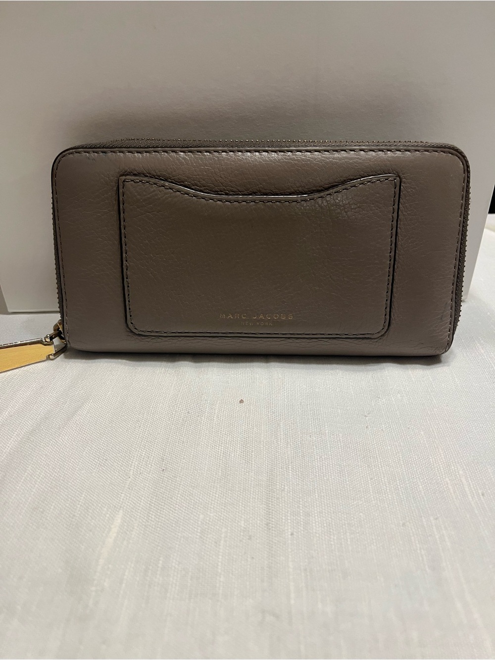Marc Jacobs Leather Zip Wallet in Taupe Brown